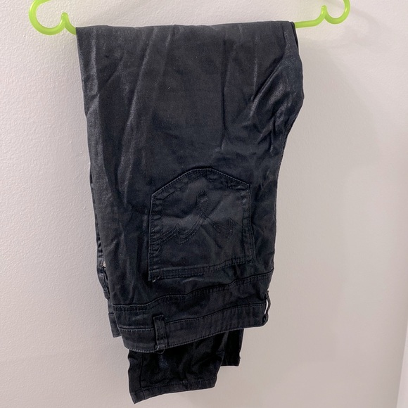 I am selling jeans. - Picture 1 of 1